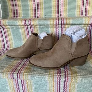 Dr. Scholls suede booties NIB